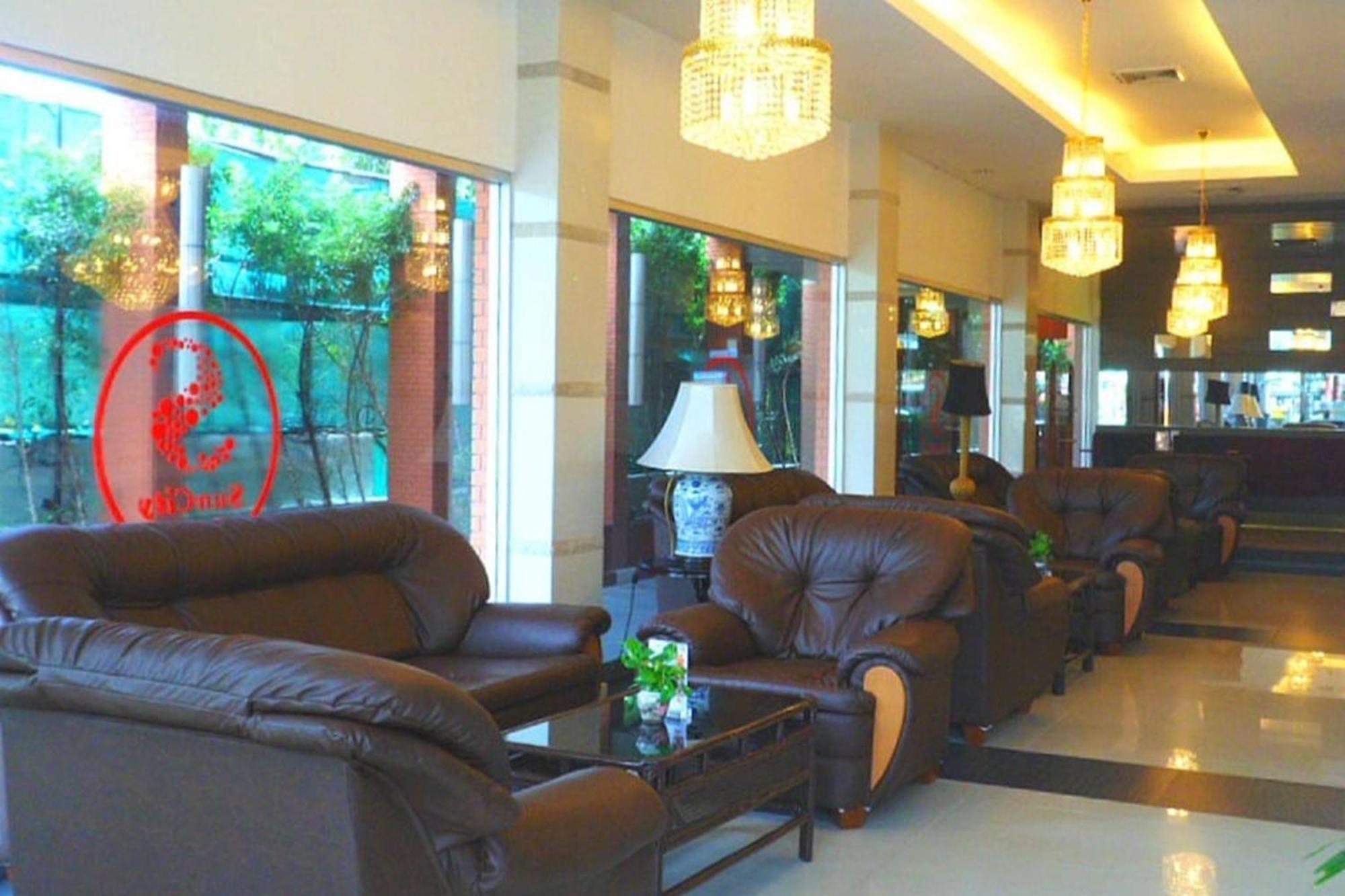 Suncity Hotel Паттайя Экстерьер фото